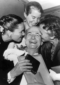 With family after nobel prize for chemistry in 1954